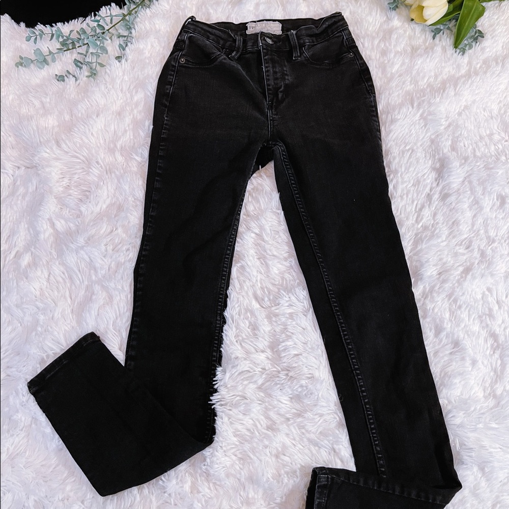 Free people black skinny jeans size 26
